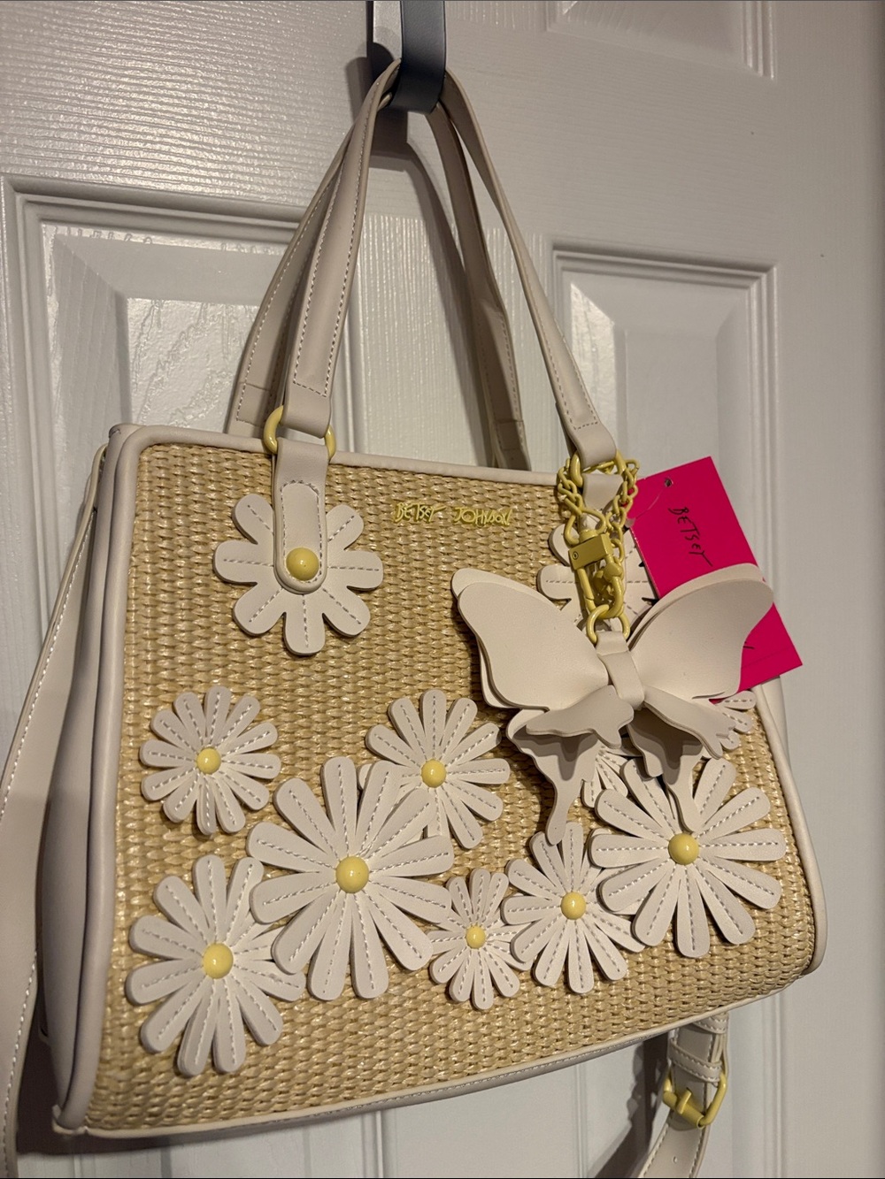 BNWT Betsey Johnson Daisy Butterfly Woven Raffia Tote Bag Cream Floral